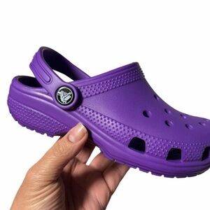 NWT Crocs Classic Clog in purple Women’s 7 men’s 5